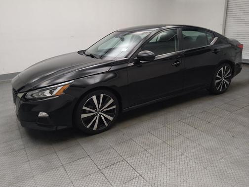 Super Black 2022 Nissan Altima SR FWD