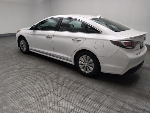 Diamond White Pearl 2016 Hyundai SONATA Hybrid SE