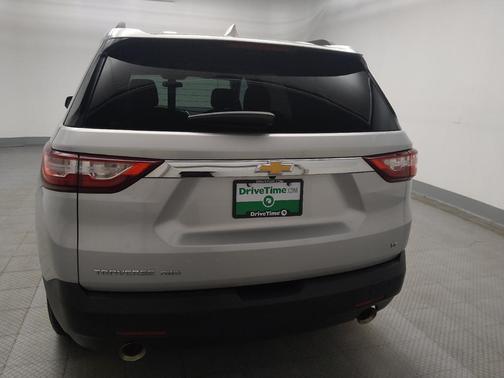 Silver Ice Metallic 2019 Chevrolet Traverse LT Cloth