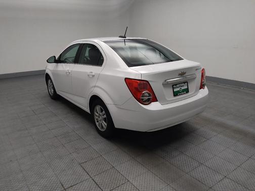 Summit White 2016 Chevrolet Sonic LT