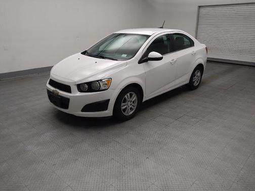 Summit White 2016 Chevrolet Sonic LT