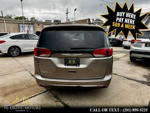 2018 Chrysler Pacifica Touring-L