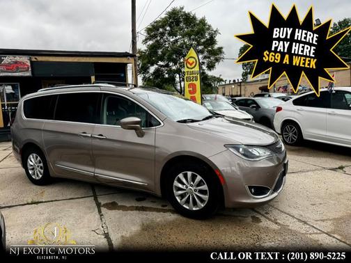 2018 Chrysler Pacifica Touring-L
