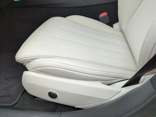 Cirrus Silver Metallic 2026 Mercedes-Benz E-Class E 350