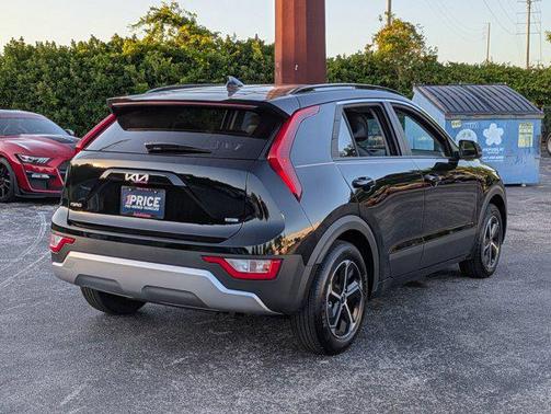 2024 Kia Niro LX