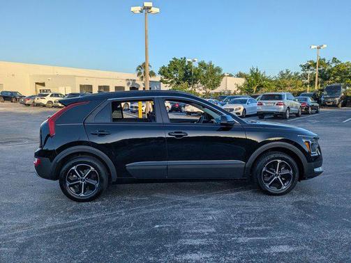 2024 Kia Niro LX