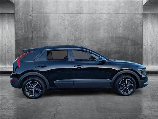 2024 Kia Niro LX