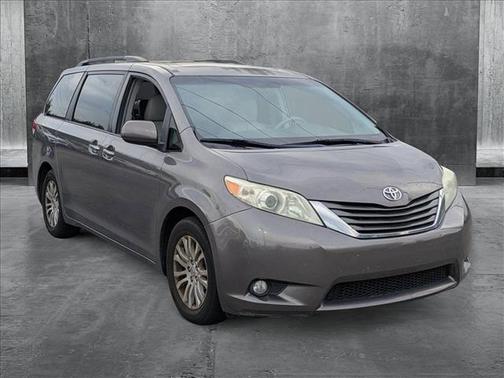 2014 Toyota Sienna XLE
