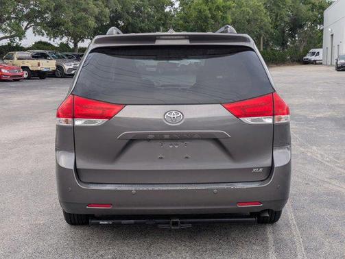 2014 Toyota Sienna XLE