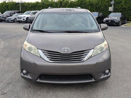 2014 Toyota Sienna XLE