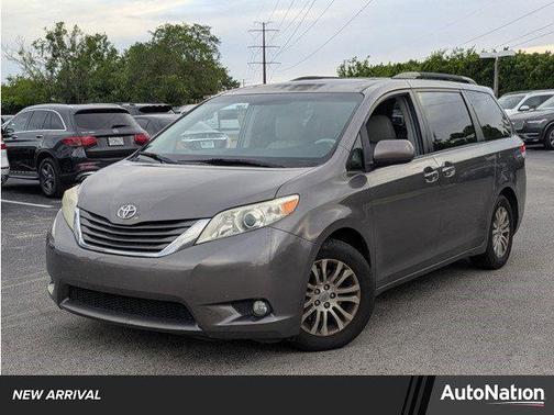 2014 Toyota Sienna XLE