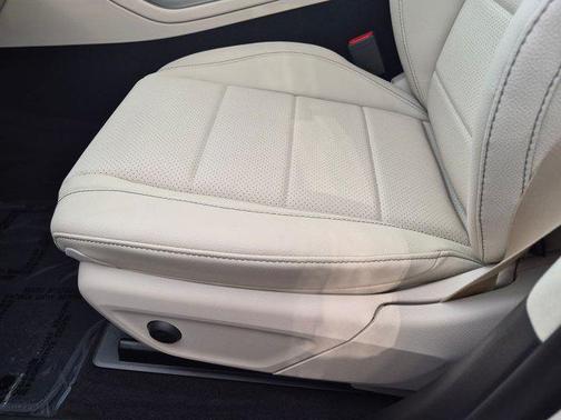 Polar White 2026 Mercedes-Benz GLE 350 4MATIC