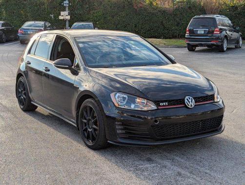 2017 Volkswagen Golf GTI 2.0T S 4-Door