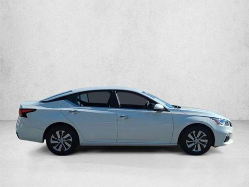 Glacier White 2021 Nissan Altima S FWD