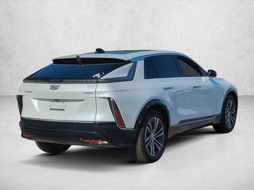 Crystal White Tricoat 2024 Cadillac LYRIQ Luxury