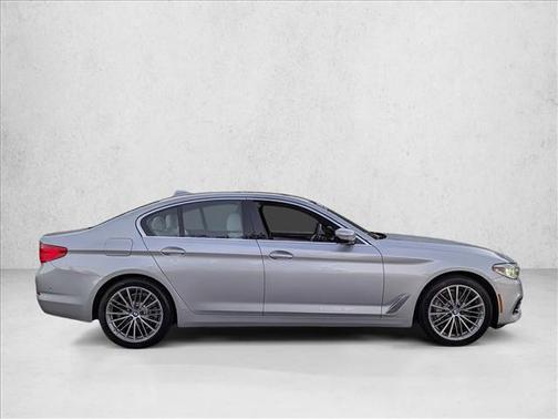2020 BMW 530 530i