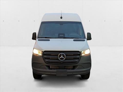 2025 Mercedes-Benz Sprinter 2500 Standard Roof