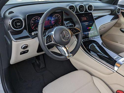 2025 Mercedes-Benz GLC 300 4MATIC