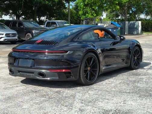 2022 Porsche 911 Carrera