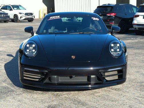 2022 Porsche 911 Carrera