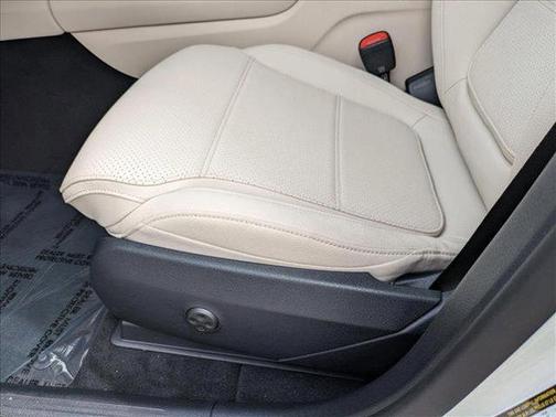 2025 Mercedes-Benz GLC 350e Base