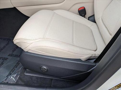 2025 Mercedes-Benz GLC 350e Base