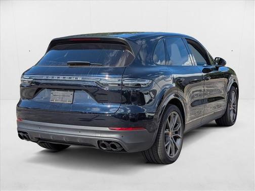 2023 Porsche Cayenne Platinum Edition