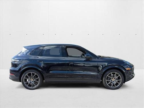 2023 Porsche Cayenne Platinum Edition