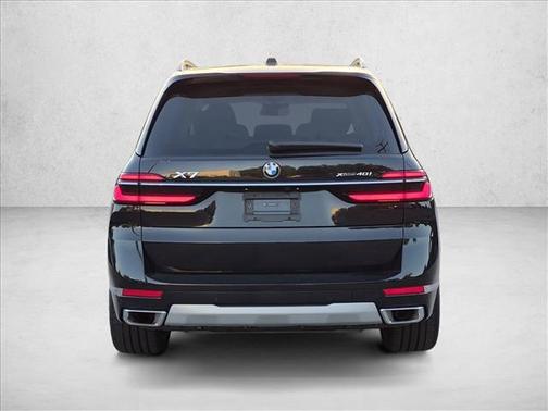 Black Sapphire Metallic 2025 BMW X7 xDrive40i