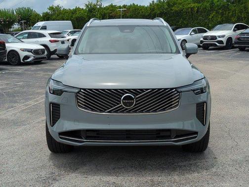 Vapour Grey Metallic 2025 Volvo XC90 Plug-In Hybrid T8 Ultra 7-Seater