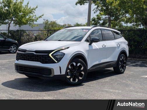 Glacial White Pearl 2023 Kia Sportage X-Line