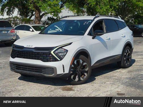 Glacial White Pearl 2023 Kia Sportage X-Line