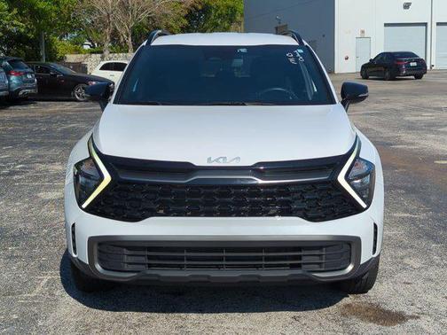 Glacial White Pearl 2023 Kia Sportage X-Line