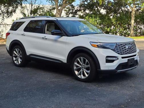 Star White Metallic Tri-Coat 2023 Ford Explorer Platinum