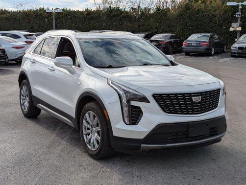 2023 Cadillac XT4 Premium Luxury
