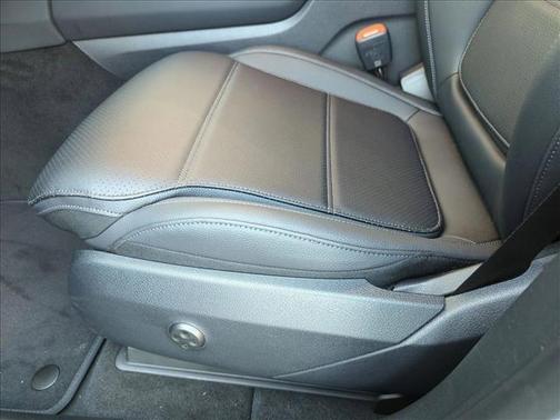 2026 Mercedes-Benz GLC 300 Base