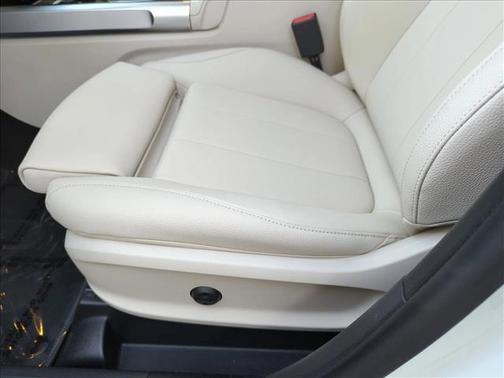 Polar White 2026 Mercedes-Benz GLB 250 Base