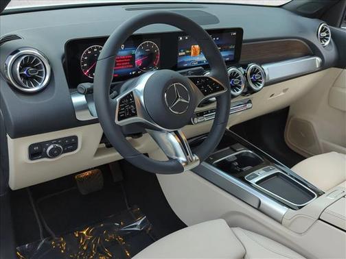 Polar White 2026 Mercedes-Benz GLB 250 Base