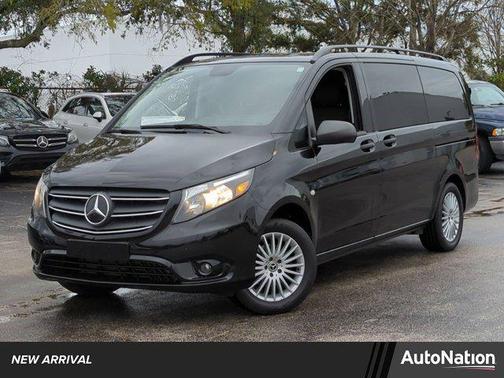 2022 Mercedes-Benz Metris Base