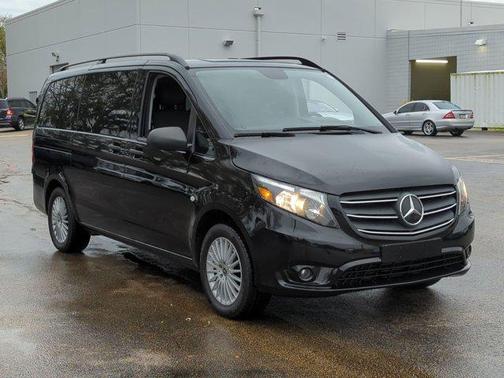 2022 Mercedes-Benz Metris Base