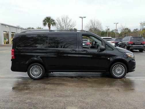 2022 Mercedes-Benz Metris Base