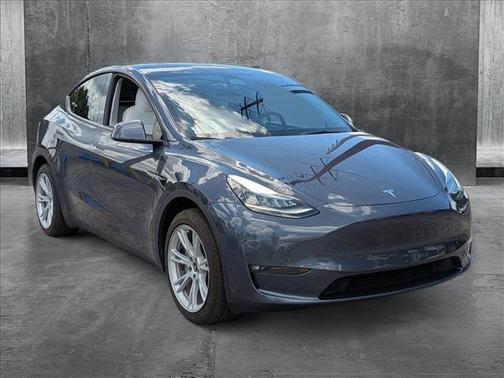 2022 Tesla Model Y Long Range Dual Motor All-Wheel Drive