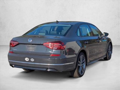 2018 Volkswagen Passat 2.0T R-Line