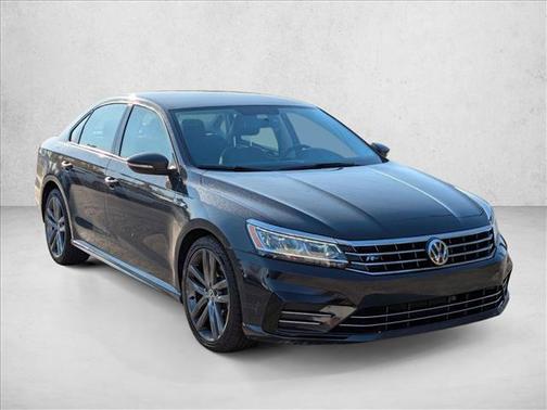 2018 Volkswagen Passat 2.0T R-Line