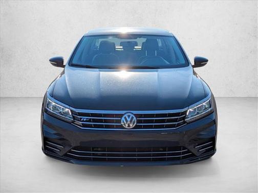 2018 Volkswagen Passat 2.0T R-Line