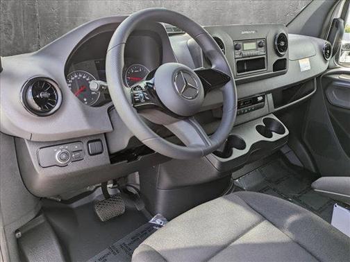 2025 Mercedes-Benz Sprinter 2500 Standard Roof