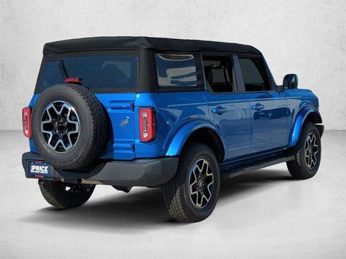 Velocity Blue Metallic 2024 Ford Bronco Outer Banks