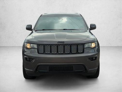 Granite Crystal Metallic Clearcoat 2018 Jeep Grand Cherokee Altitude