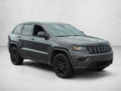 Granite Crystal Metallic Clearcoat 2018 Jeep Grand Cherokee Altitude
