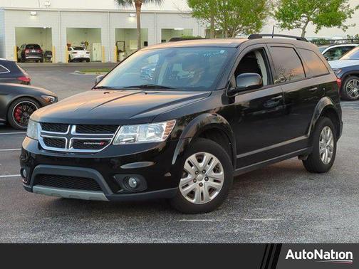 Pitch Black Clearcoat 2019 Dodge Journey SE